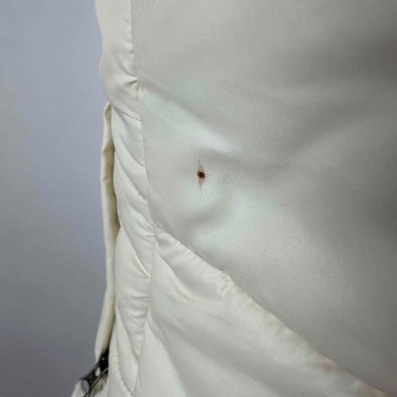 Burton Ivory Sleeveless Hooded Button Up Puffer Vest Size Medium - Picture 10 of 16